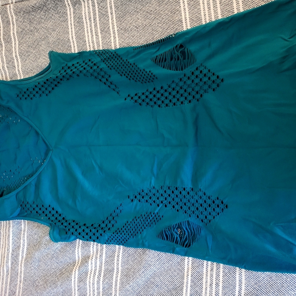 Fabletics seamless cutout workout tank